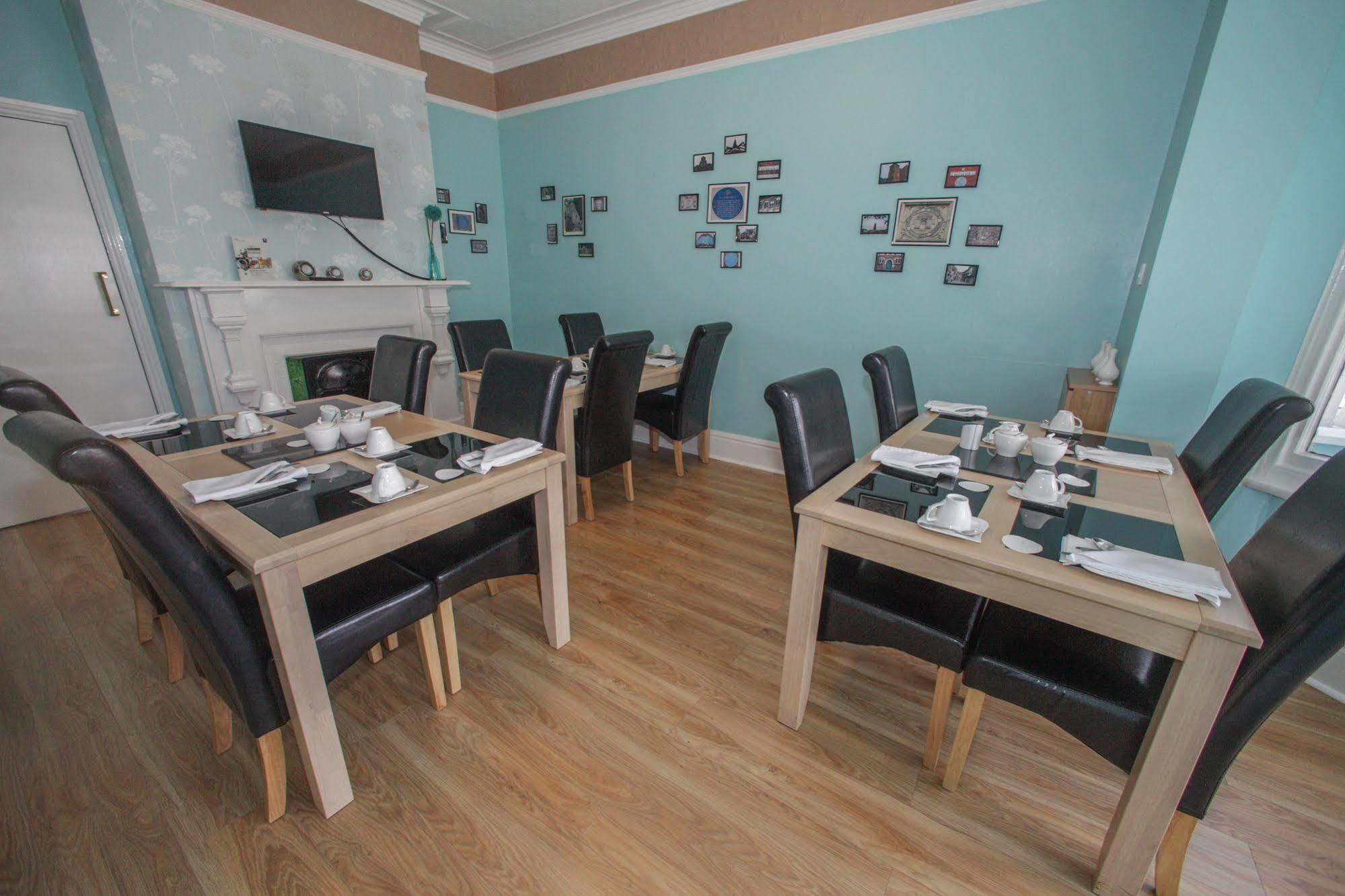 Tower House Executive Guest House بونتفراكت المظهر الخارجي الصورة